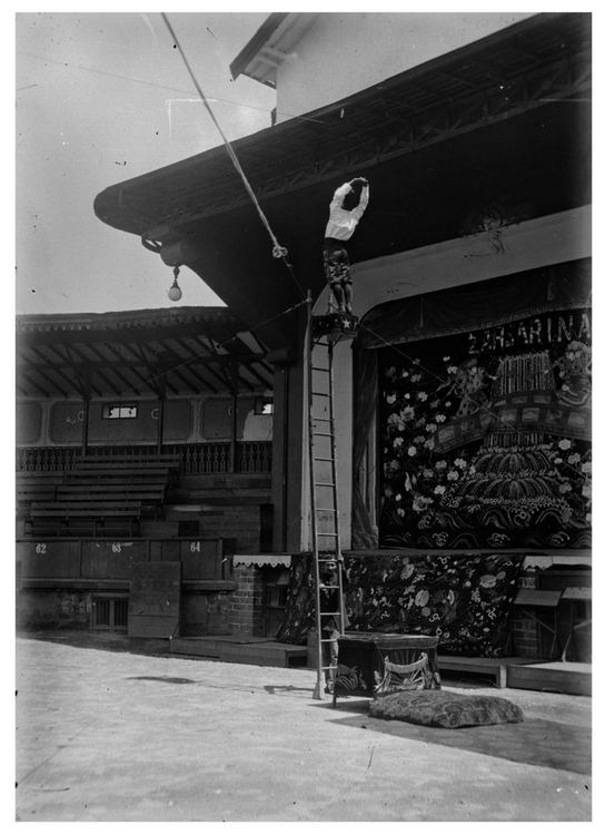 Interior Circo España 1.jpg